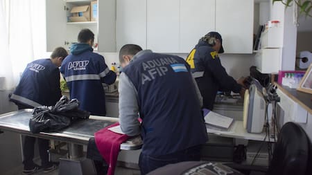 Organizaciones comercializaban animales domésticos de manera ilegal. Foto: Aduana.