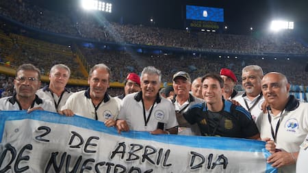 Un veterano de Malvinas de La Matanza emocionó a todo el país en la apertura del partido de Argentina