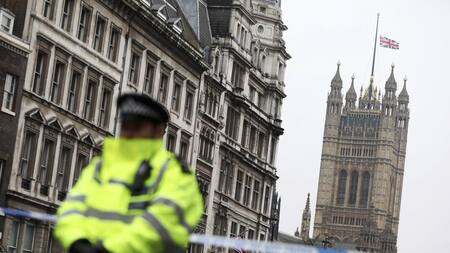 Seguridad en Parlamento inglés (Reuters)