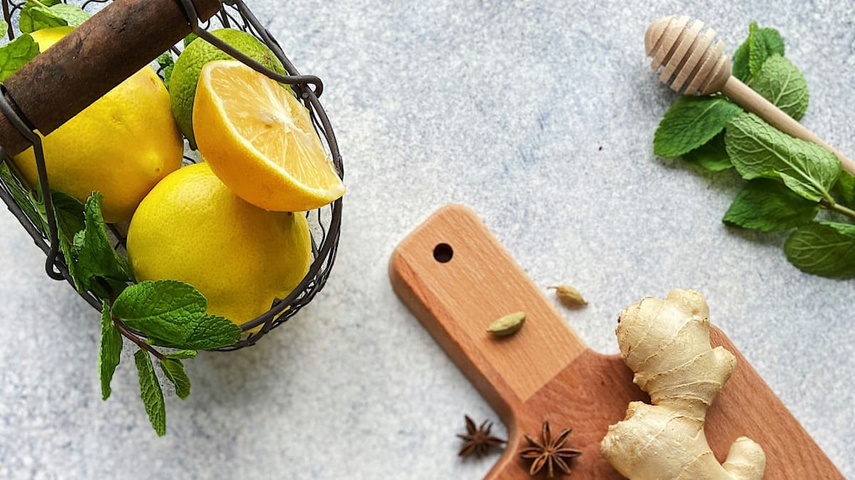Orégano, jengibre y limón, oro para la salud: cuáles son sus beneficios, cómo se prepara y cómo consumirlo
