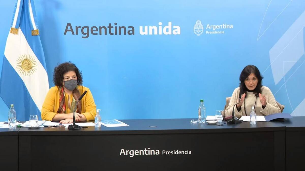 Carla Vizzotti, y la secretaria Legal y Técnica de la Nación, Vilma Ibarra, NA