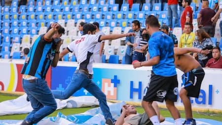 Ataque de hinchas del Querétaro al Atlas en el futbol mexicano, AGENCIA NA