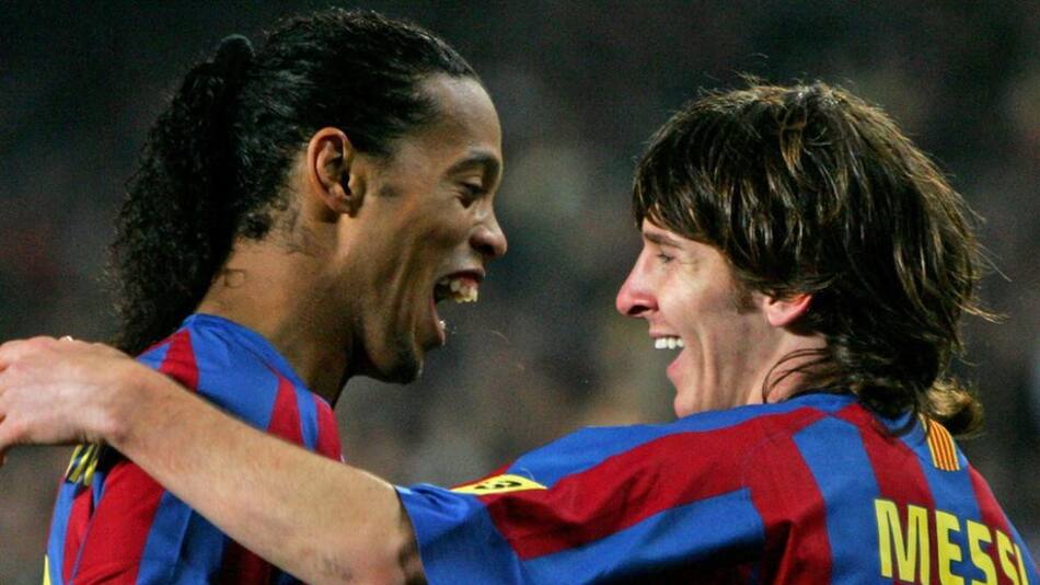 Lionel Messi y Ronaldinho. Foto: REUTERS