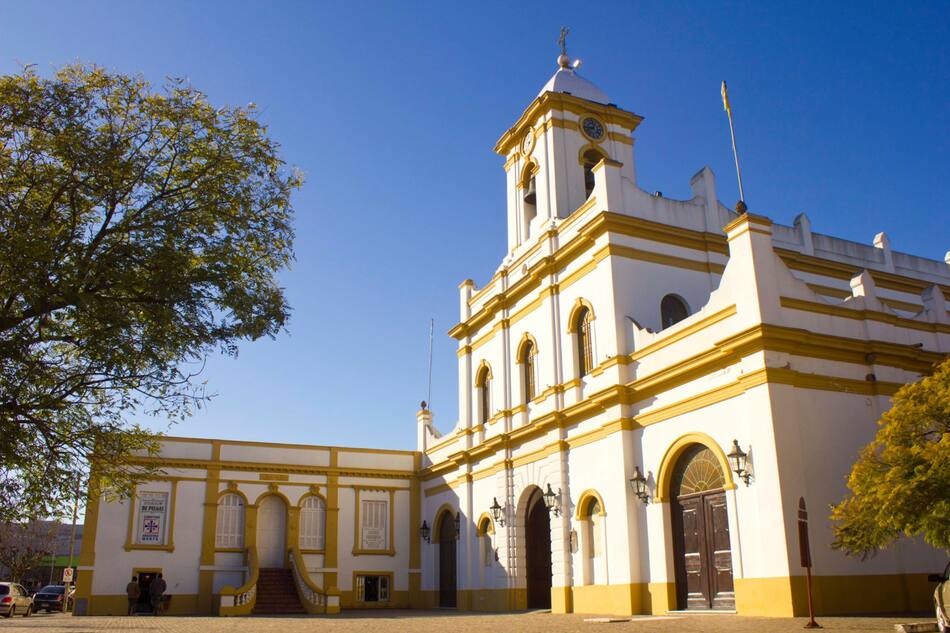 Exterior de la Iglesia San Miguel Arcangel en San Miguel del Monte - Fuente: monte.gob.ar
