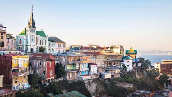 Turismo y compras en Chile: la ciudad que combina playas, montañas y shoppings en un mismo destino