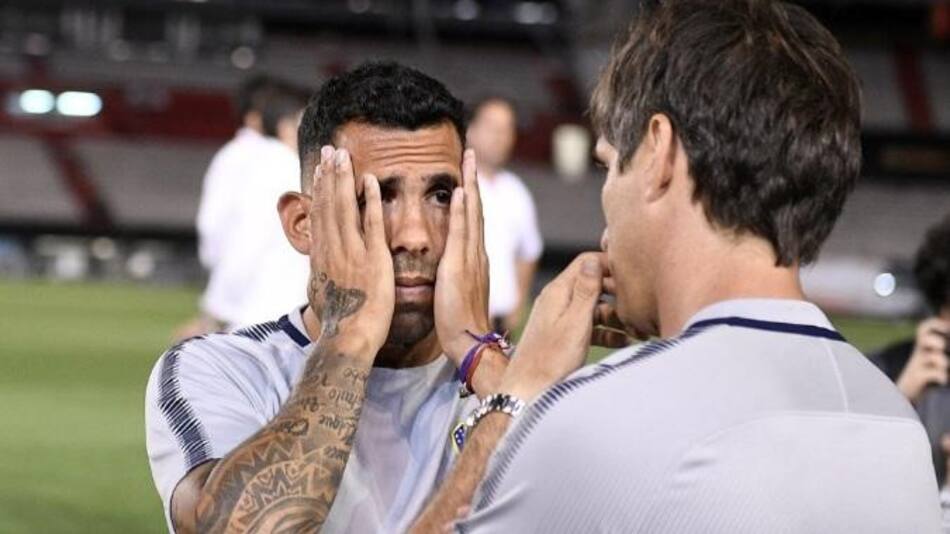 Carlos Tevez y Gustavo Barros Schelotto en el Monumental