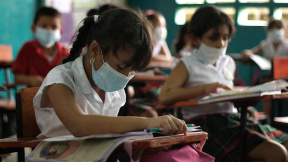 Niños, contaminación, salud mental. Foto: x