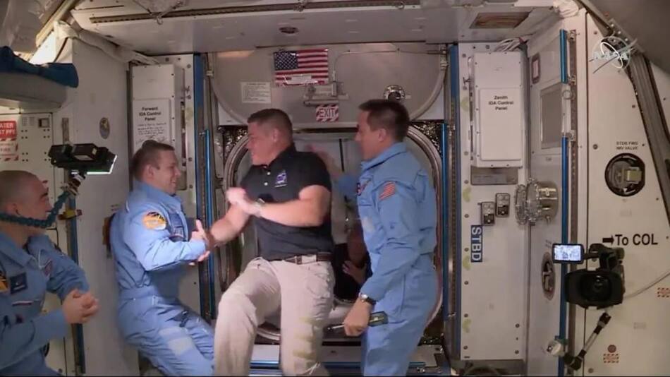 La cápsula Space X vuelve a la tierra desde la ISS