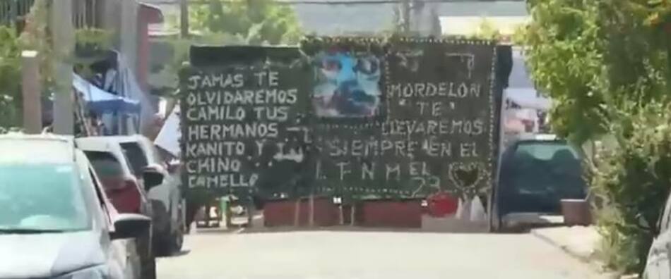 Una stripper, una pistola y mucha droga, el velorio de un narco chileno. Foto: Redes Sociales