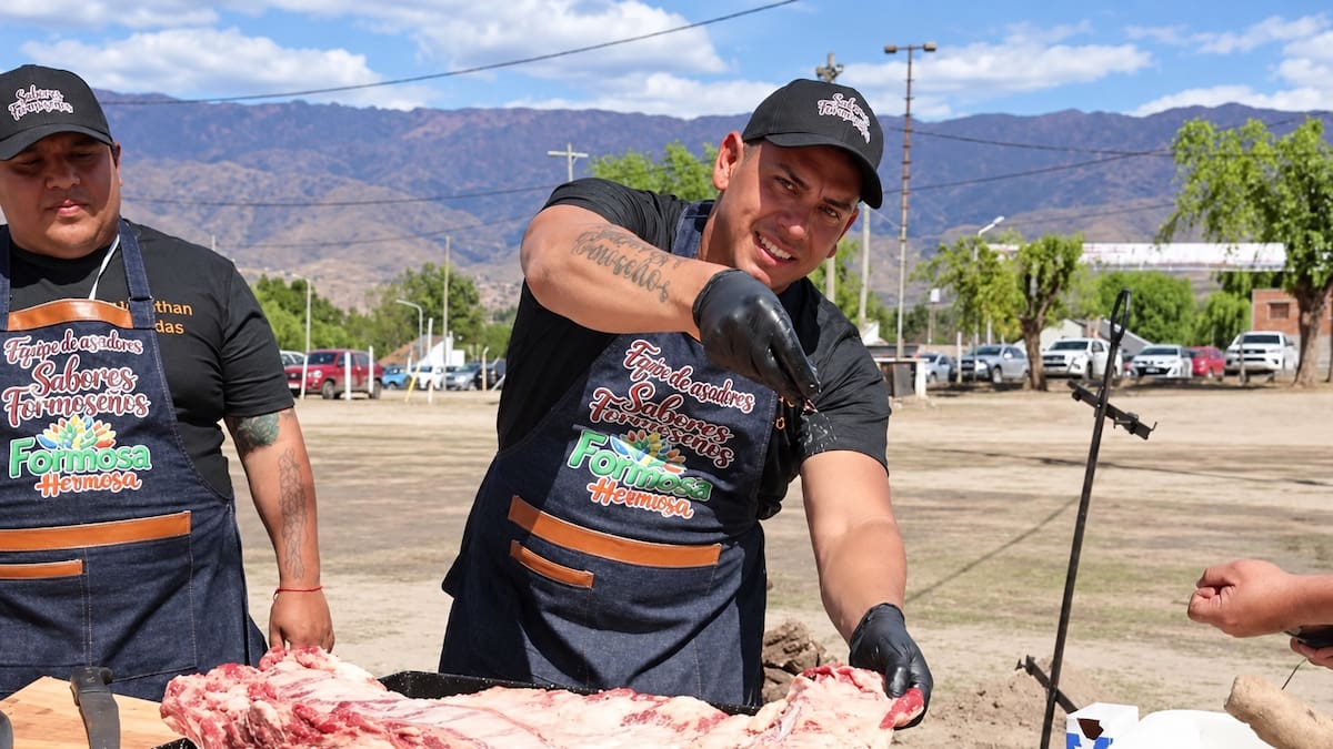 Alejandro Aquino, chef formoseño de 34 años: “Pulpa de paleta, tapa de nalga y roast beef son los cortes ideales para hacer a la parrilla sin gastar mucho dinero”