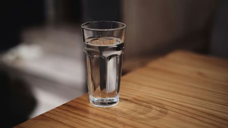 Vaso de agua. Foto: Unsplash.