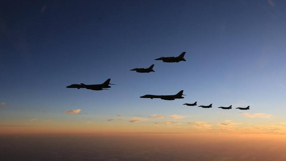 Estados Unidos despliega bombarderos en península coreana_Reuters