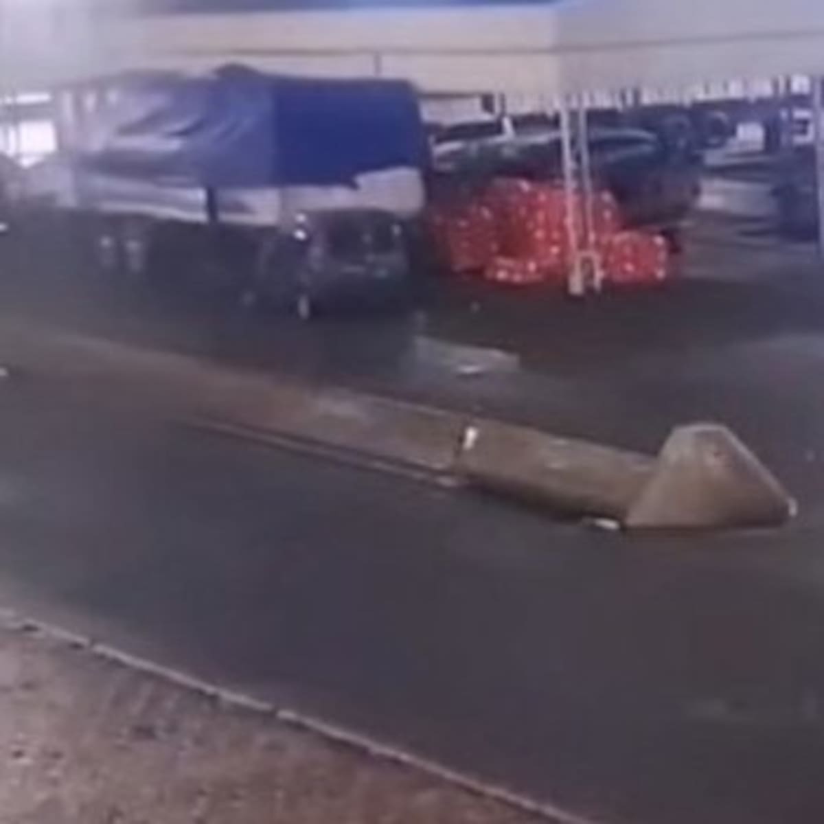 Accidente fatal de un camión con acoplado en el Mercado Central.