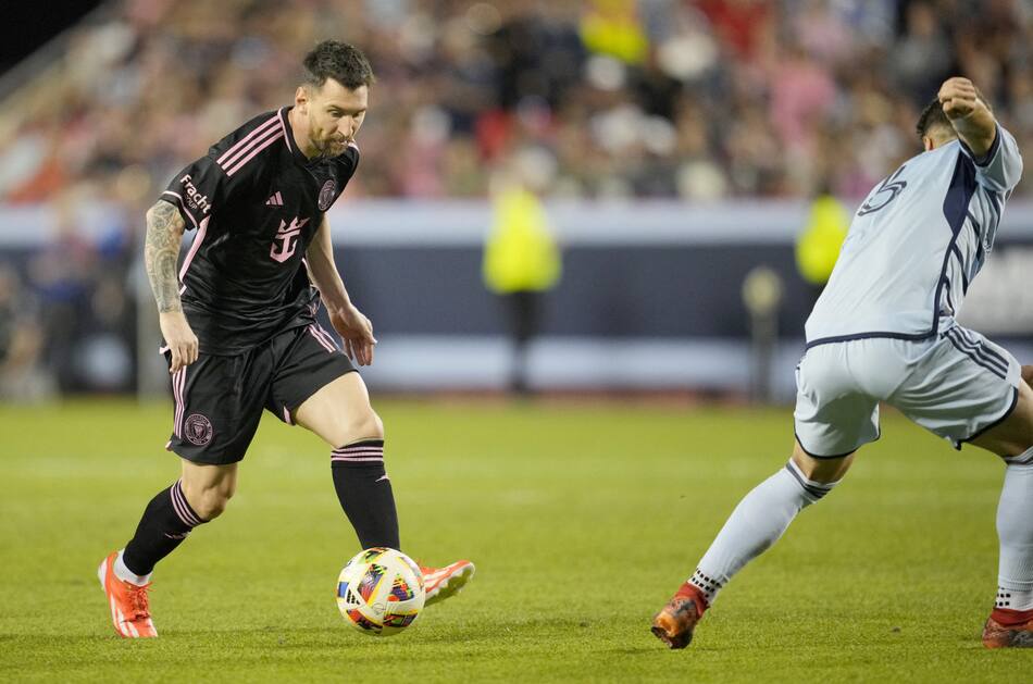 Lionel Messi ante el Sporting Kansas City. Foto: Reuters