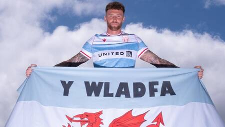 Wrexham presentó camisetas en honor a la Patagonia Argentina.