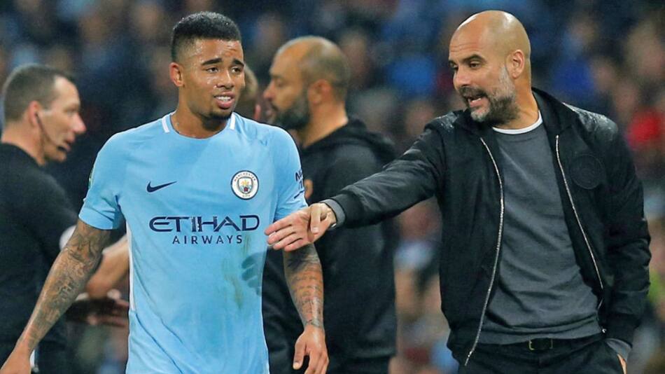 Gabriel Jesus y Pep Guardiola.