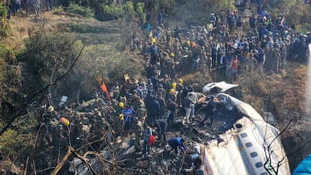Tragedia en Nepal: el momento previo a la caída del avión en un video impactante