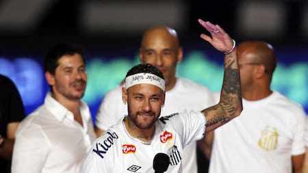 Neymar volvió al Santos. Foto: Reuters/Carla Carniel