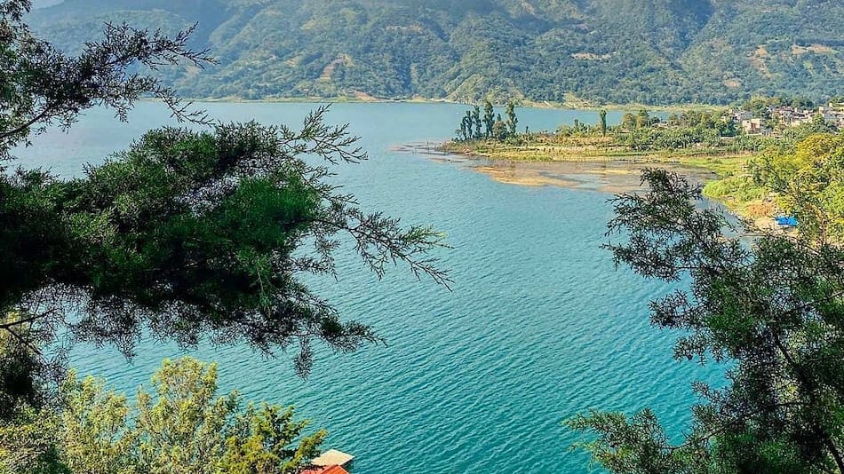 Dónde queda el lago más bello del mundo.