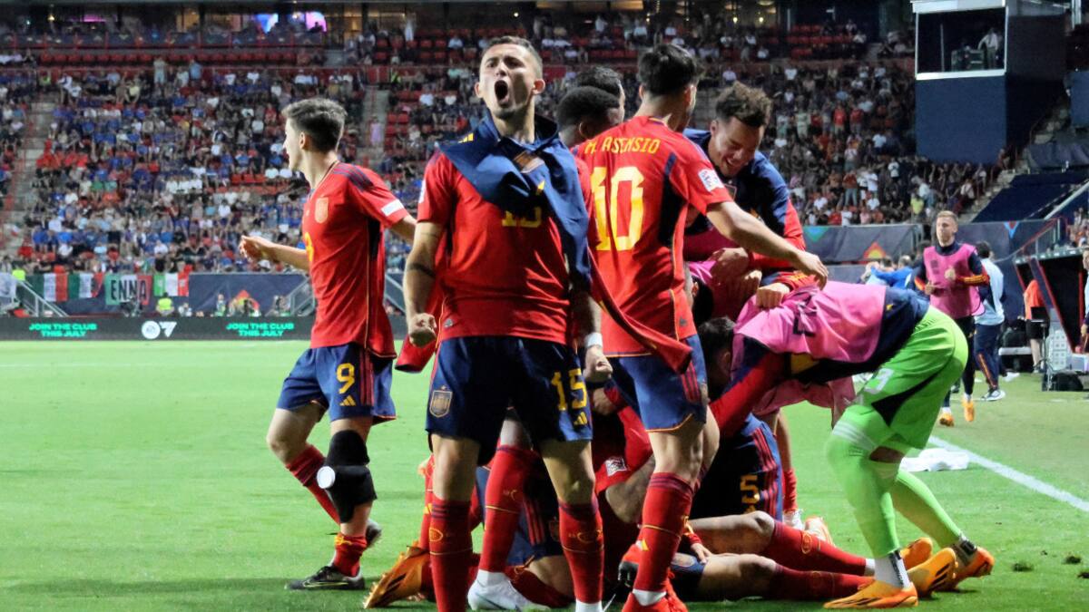 El festejo de España tras a vencer a Italia en las semis de la Nations League. Foto: Reuters.