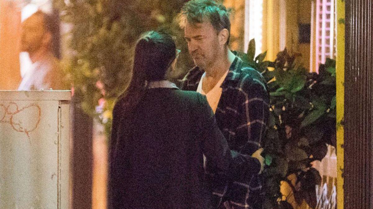 Declaraciones de la exnovia de Matthew Perry: "Estaba embarazada y me mandaba a comprarle drogas"
