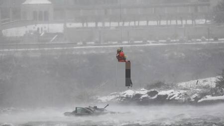 Murió una mujer al caer su auto al borde de las cataratas del Niágara