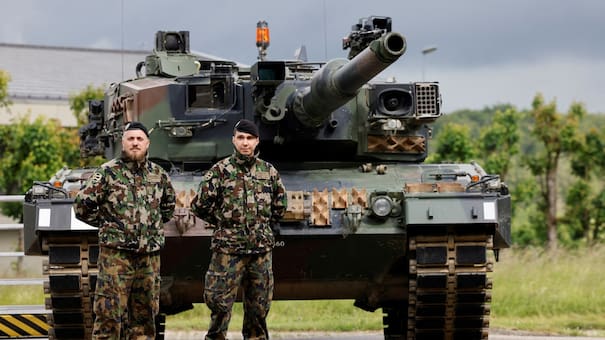 El país de Europa que abandona su histórica neutralidad y refuerza su Ejército para enfrentar a Rusia