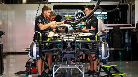 Fórmula 1, Mercedes, trabajo en boxes, Reuters