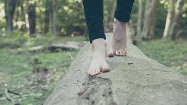 El truco rápido y económico para cuidar la piel de los pies: cómo hacerlo con dos ingredientes que siempre hay en casa