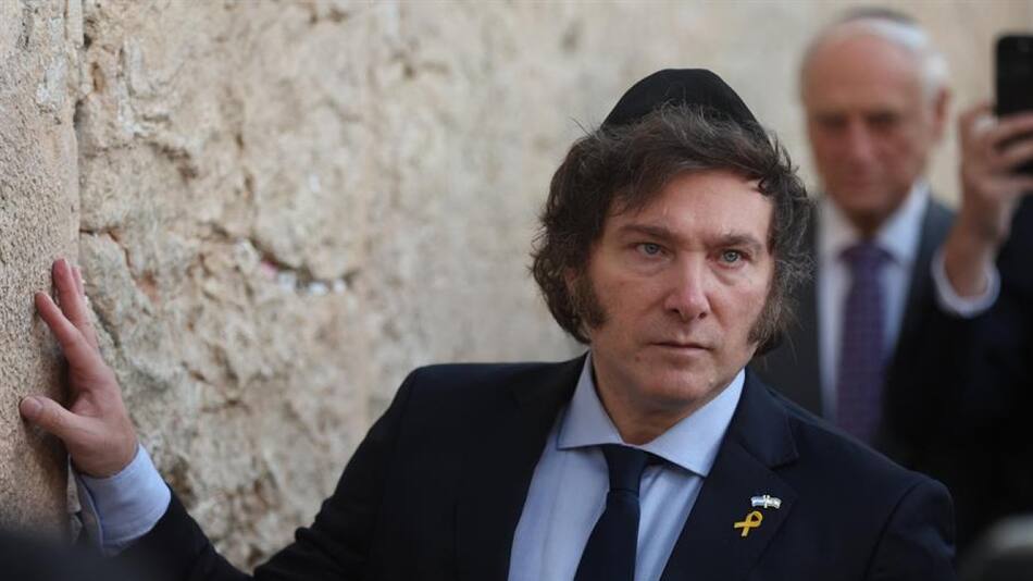 El presidente argentino Javier Milei visita el Muro de los Lamentos, Jerusalén, Israel