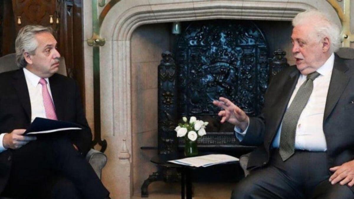 El presidente se reunió con Ginés González García, para comenzar a planificar la vacunación contra el COVID-19