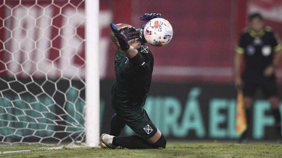 Sosa le atajó un penal a Villa sobre la hora y salvó a Independiente de una derrota con Boca, Liga Profesional, NA