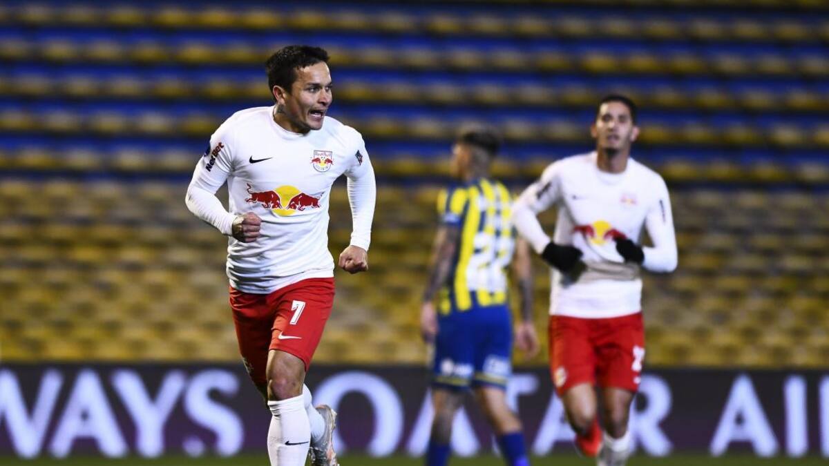 Festejo de Bragantino ante Rosario Central por la Copa Sudamericana