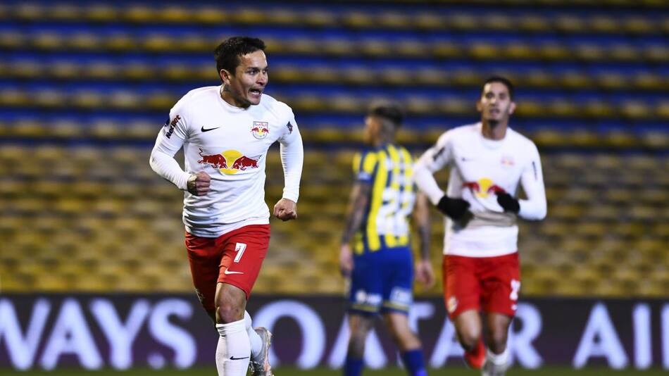 Festejo de Bragantino ante Rosario Central por la Copa Sudamericana