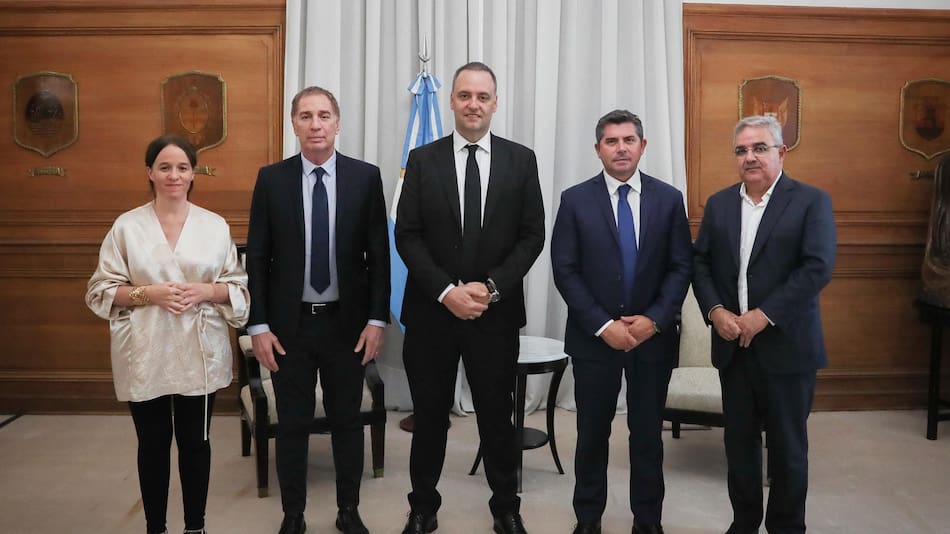 Adorni y Santilli mantuvieron un encuentro con los gobernadores de Catamarca y San Juan.
