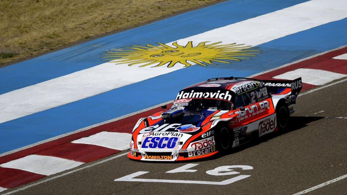 Mariano Werner, ganador de la primera final del TC de la temporada en Viedma. Foto: NA.