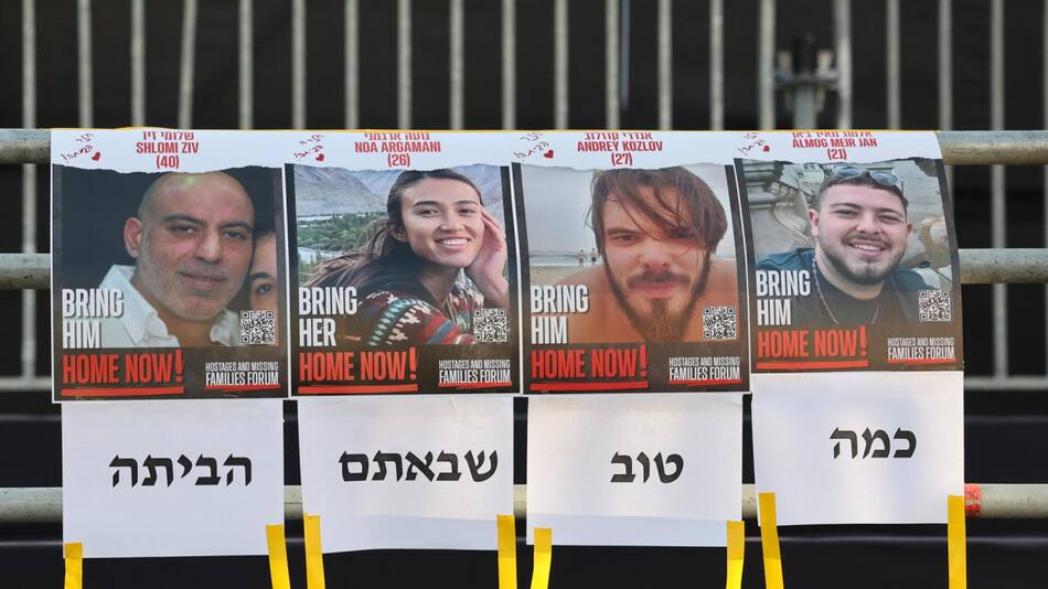 Los cuatro rehenes rescatados con vida de la Franja de Gaza. Foto: EFE.
