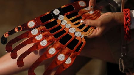 Gafas para el Gran Eclipse Americano. Foto: Reuters.
