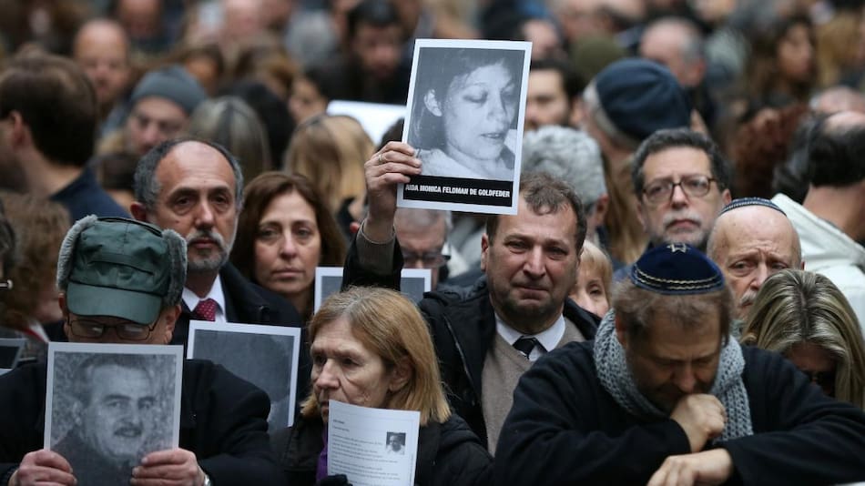 Atentado a la Amia, homenaje a víctimas, REUTERS