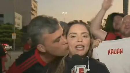 Periodista acosada en vivo. Foto: captura video