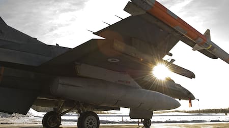 Misiles AMRAAM utilizados en aviones caza F-16