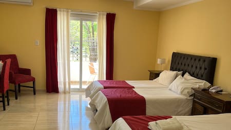 Hotel San Carlos, San Antonio de Areco.