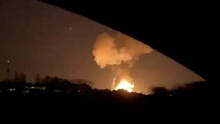 Explosión en un polígono petroquímico de Tarragona, España, REUTERS