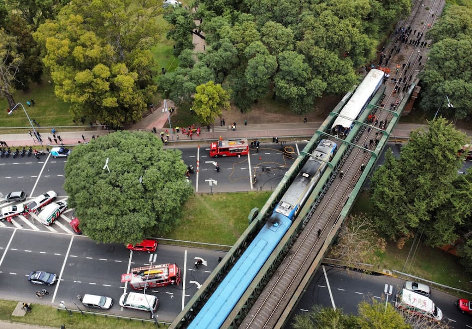 Choque del tren San Martín en el viaducto de Palermo. Foto: NA.