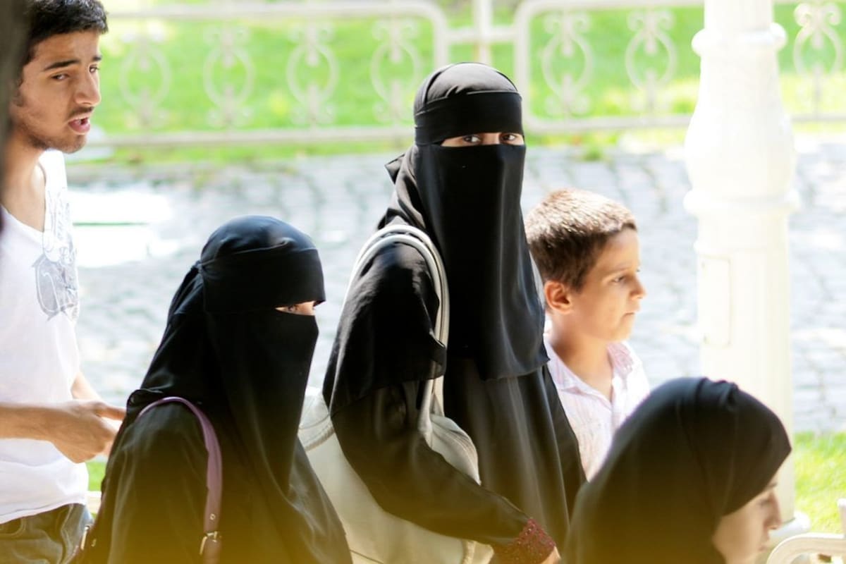 Burka usado en mujeres.