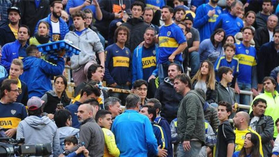 Escrache a Zannini en cancha de Boca