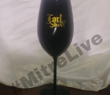 Copa que usaba Ricardo Fort. Foto: NA.