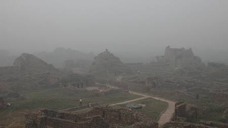 Nueva Delhi, India, bajo altos niveles de contaminación en el aire. Foto: EFE.
