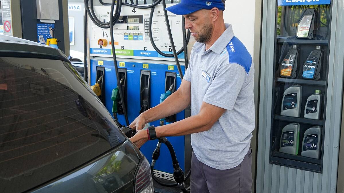 El Gobierno volvió a aplicar una suba parcial de los impuestos al combustible.