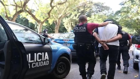 Robo, hombre detenido